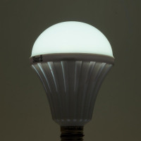Светильник аккумуляторный, 12W Е27 AC/DC (литий-ионная батарея), белый, EL116 в каталоге электрики 220.ru, артикул 48980