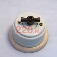 Ретро выключатели: керамика, поворотный, проходной. Белый, ручка «бронза», светлая подложка. Цион. в каталоге электрики 220.ru, артикул Z24-20-2