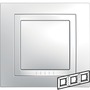Рамка с декоративным элементом, тройная белый, Schneider Unica в каталоге электрики 220.ru, артикул SCMGU2.006.18